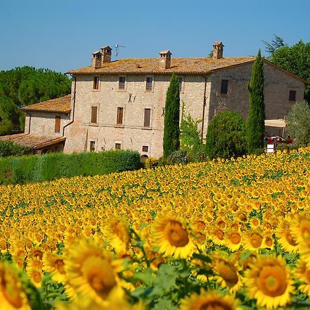Agriturismo Casale Dei Frontini San Terenziano Exteriér fotografie