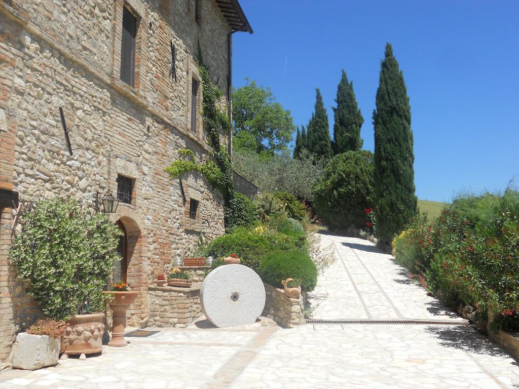 Agriturismo Casale Dei Frontini San Terenziano Exteriér fotografie
