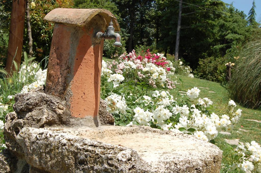 Agriturismo Casale Dei Frontini San Terenziano Exteriér fotografie