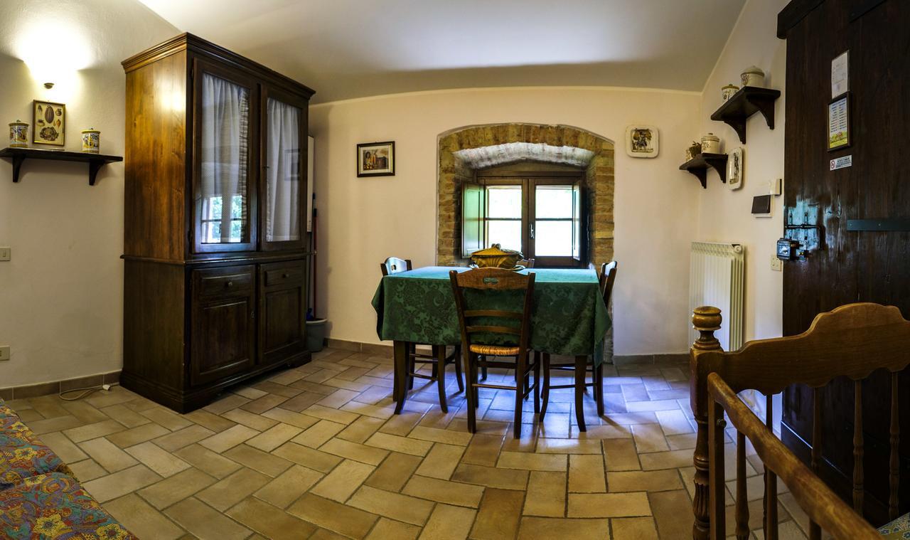 Agriturismo Casale Dei Frontini San Terenziano Exteriér fotografie