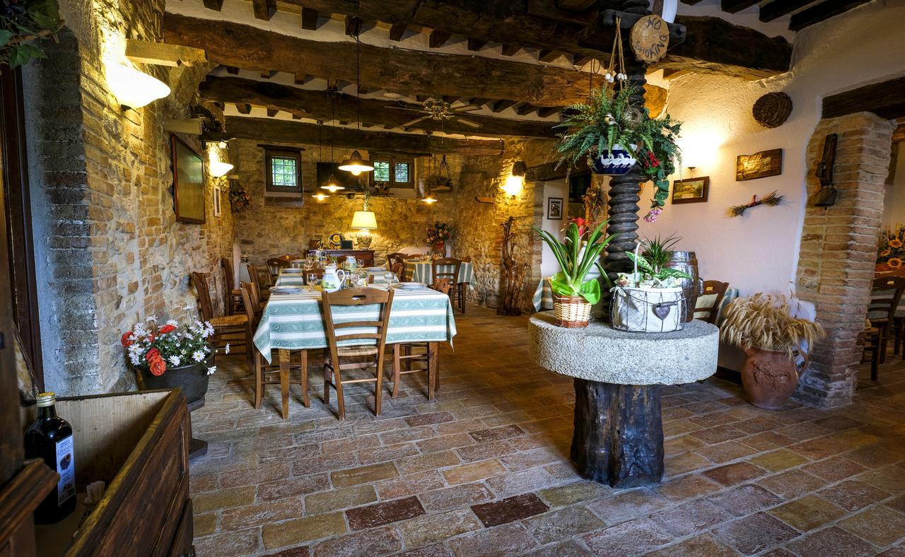 Agriturismo Casale Dei Frontini San Terenziano Exteriér fotografie
