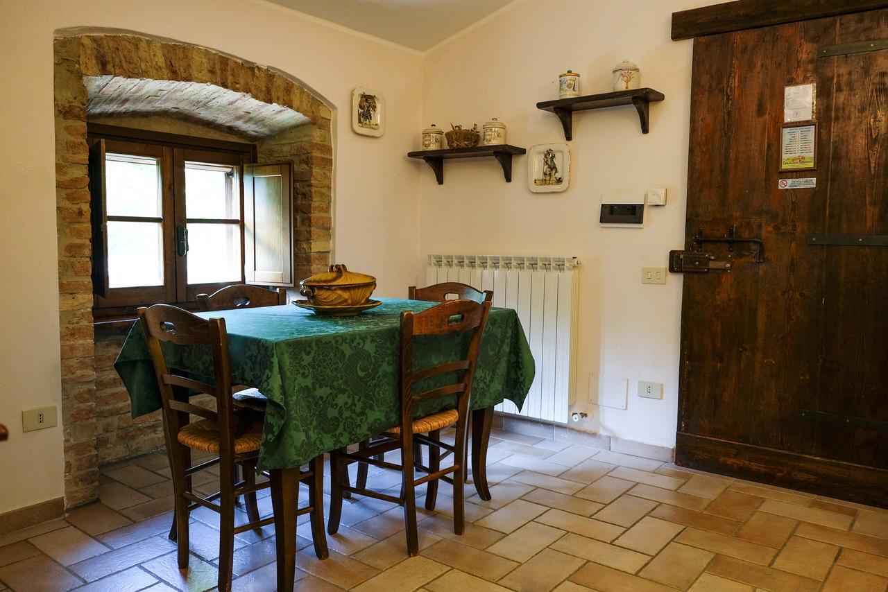 Agriturismo Casale Dei Frontini San Terenziano Exteriér fotografie