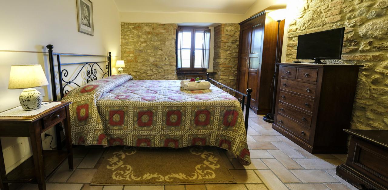 Agriturismo Casale Dei Frontini San Terenziano Exteriér fotografie