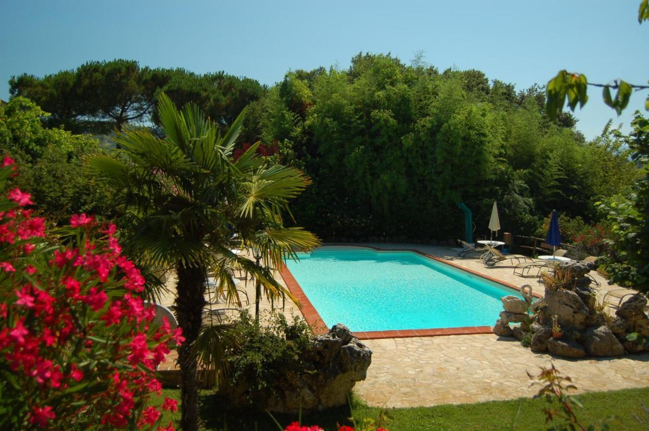 Agriturismo Casale Dei Frontini San Terenziano Exteriér fotografie
